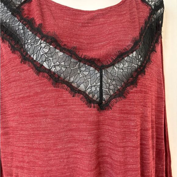 Pins & Needles Cold Shoulder Mixed Media Burgundy Lace Top Womens Medium - Picture 9 of 11